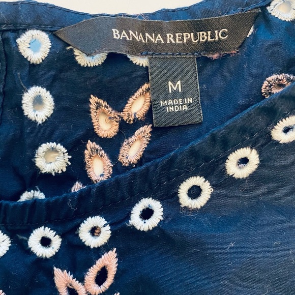 Banana Republic Navy Blue Embroidered Sleeveless Top - Picture 3 of 6